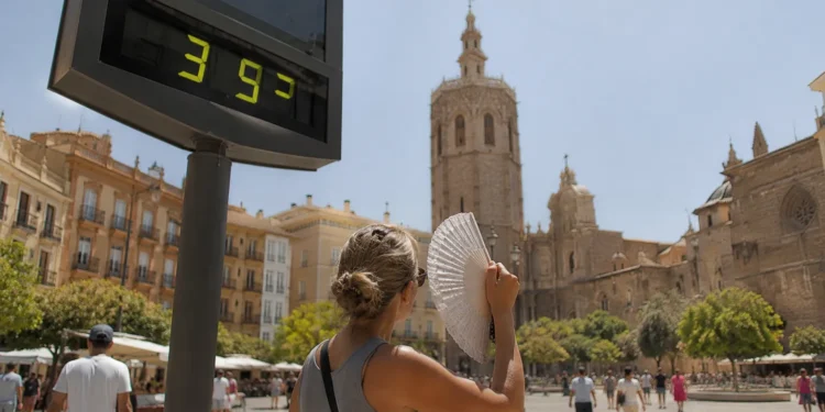 Tiempo en Andalucía este domingo con menos tormentas y calor intenso en el Guadalquivir
