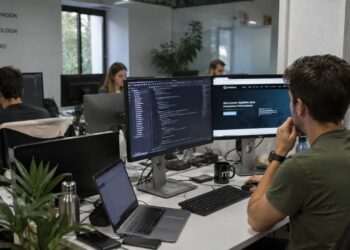 Empresas tecnológicas en Andalucía aumentan su presencia en sectores de alta y media-alta tecnología