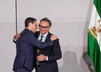 Moreno entrega a Vox el control de las unidades que evalúan a las víctimas de violencia machista y provoca el rechazo de la oposición y colectivos feministas