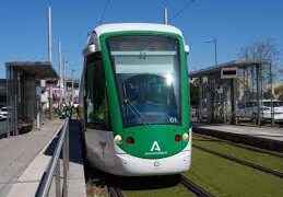 Tranvía de Jaén durante la fase de pruebas ininterrumpidas