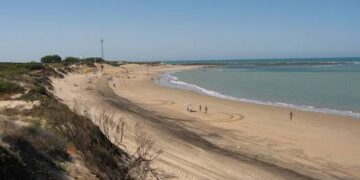 Prohibición del baño en cinco playas de Cádiz por contaminación del agua