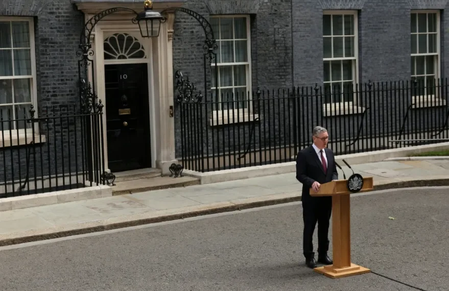 Keir Starmer abandona el Parlamento británico tras su salida del Gobierno
