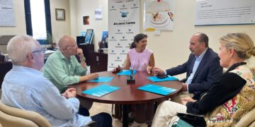 Jurado del concurso Hablando en Cobre de la Fundación Atlantic Copper reunido en Huelva