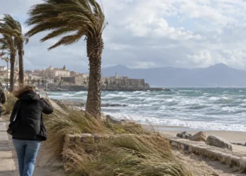 Aviso amarillo en Cádiz por viento de levante y oleaje en el Estrecho