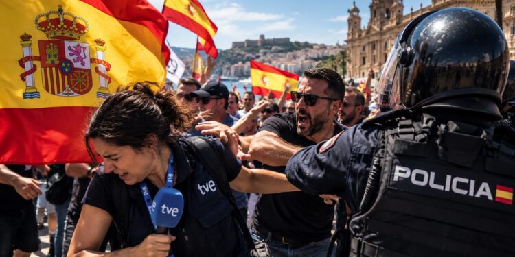 LA TURBA VENCE LA CONVIVENCIA
