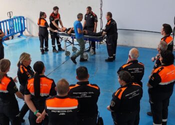 Voluntarios de Protección Civil de Jaén durante la jornada de formación sanitaria