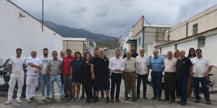Reunión municipal sobre el abastecimiento de agua potable en Jaén para los empresarios del Pilar de la Dehesa.