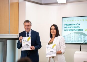 Presupuesto 2027 de Diputación de Sevilla presentado por Javier Fernández e Inmaculada Márquez