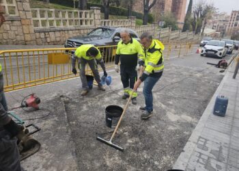 Trabajos de mantenimiento de la red viaria del Ayuntamiento de Jaén.