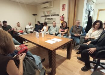 Constitución del Consejo Asesor de Comercio de Jaén, promovido por el Ayuntamiento para apoyar al comercio local.