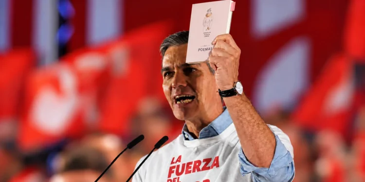 El presidente Sánchez: en una Granada abarrotada y entregada, recita a García Lorca y sitúa la defensa de los derechos sociales en el centro de la precampaña