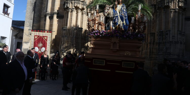Procesión Magna de Arcos con hermandades y pasos en la Sierra de Cádiz
