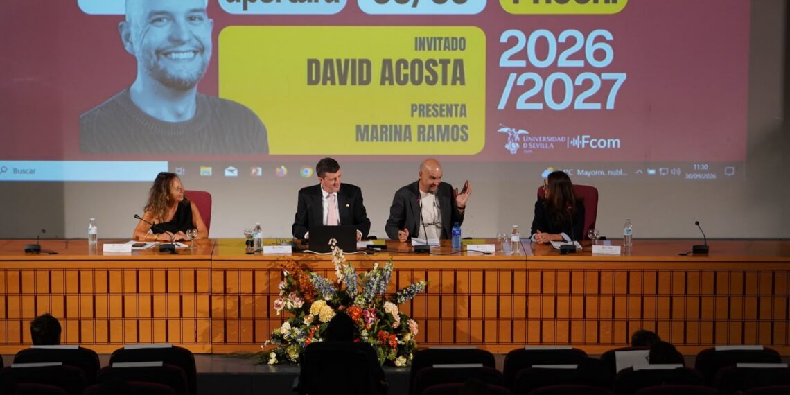 David Acosta durante la apertura de curso de la Facultad de Comunicación de la Universidad de Sevilla