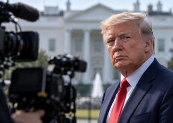 Washington investiga a cinco cadenas de televisión por suspender la cobertura de Trump