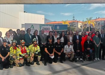 Inicio de la campaña Conduce tu futuro en Motril para fomentar la seguridad vial entre estudiantes andaluces.