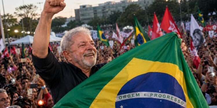 Lula gana el voto brasileño en España con el 68,42 por ciento y una amplia ventaja en Barcelona