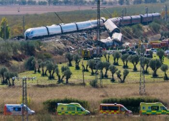 Sánchez garantiza que se llegará «hasta el final» para esclarecer el accidente ferroviario en Toledo y apunta a reforzar la seguridad