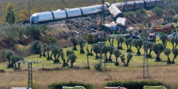 Sánchez garantiza que se llegará «hasta el final» para esclarecer el accidente ferroviario en Toledo y apunta a reforzar la seguridad