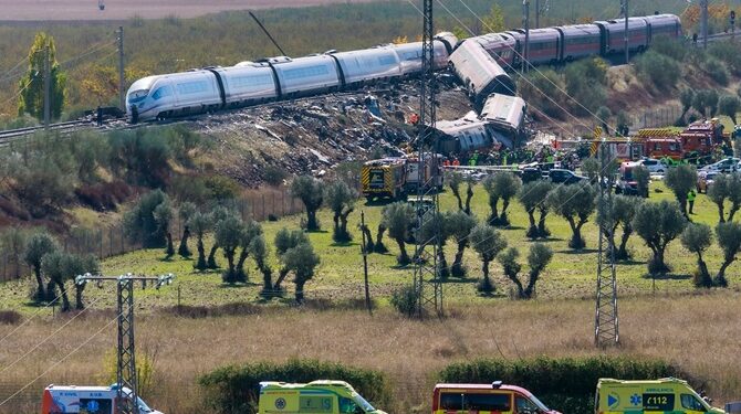 Sánchez garantiza que se llegará «hasta el final» para esclarecer el accidente ferroviario en Toledo y apunta a reforzar la seguridad
