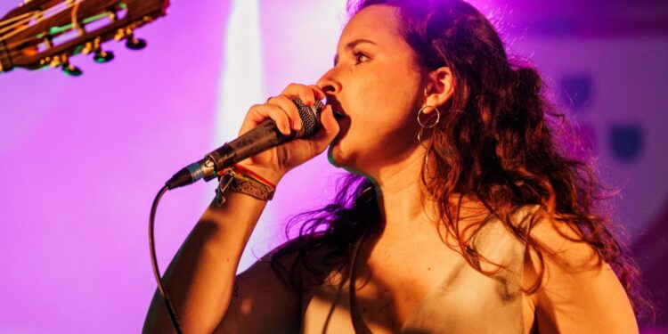 María González, vocalista de Junkale